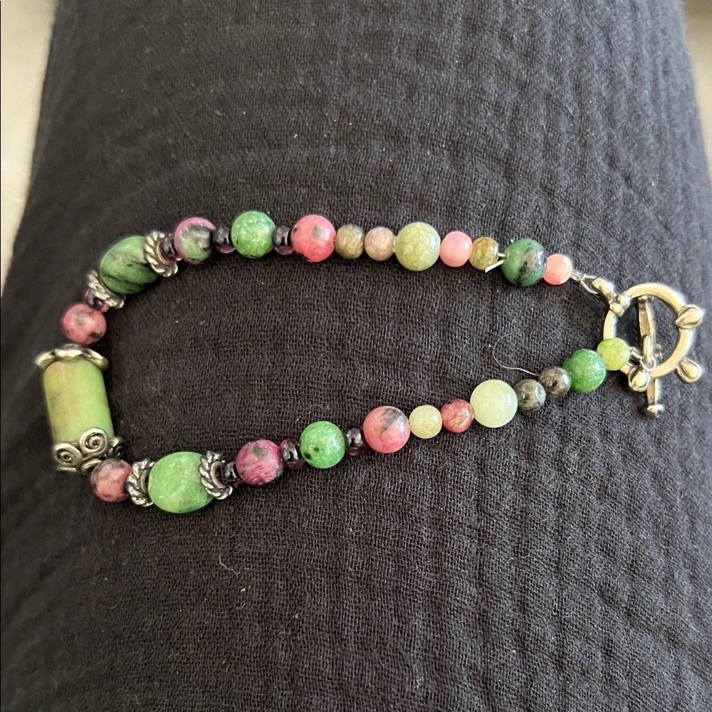 Elegant Multicolor Beaded Bracelet